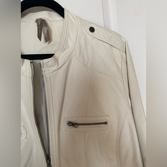 •SOLD• NWOT Penningtons Faux Leather Jacket - Picture 2 of 3